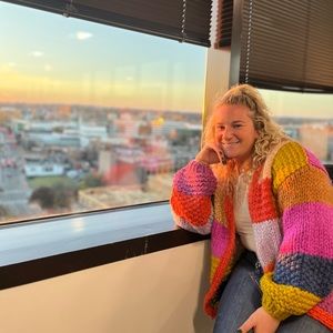 Meet your Posher, Peri